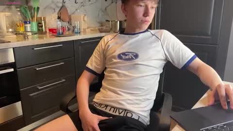 Snapshot of malcolm_yang chatting on 9, 10, 2025 Tom and Mark 3 online show from 9, 10, 2025