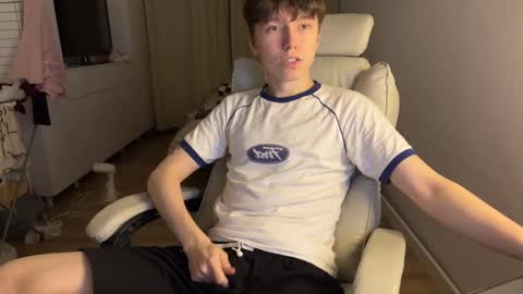 Snapshot of malcolm_yang chatting on 1, 11, 2025 Tom and Mark 3 online show from 1, 11, 2025