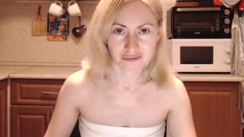 Snapshot of malenamila chatting on 18, 10, 2025 Malena online show from 18, 10, 2025