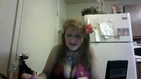 Snapshot of malinda702 chatting on 15, 11, 2025 malinda702 online show from 15, 11, 2025