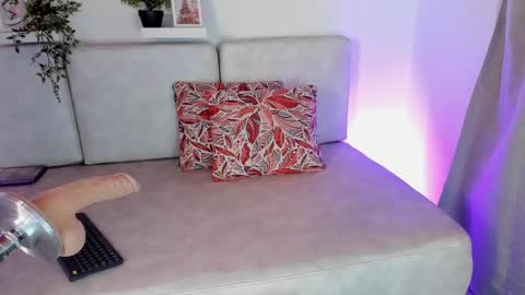Snapshot of malka_burning chatting on 14, 2, 2025 Malka online show from 14, 2, 2025