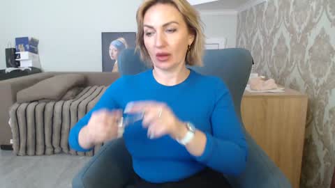 Snapshot of mallinia chatting on 7, 4, 2026 mallinia online show from 7, 4, 2026