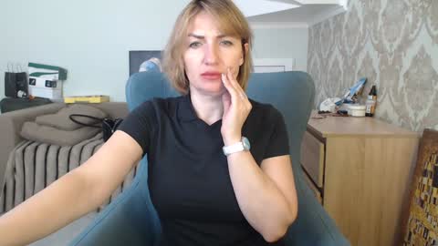 Snapshot of mallinia chatting on 30, 4, 2026 mallinia online show from 30, 4, 2026