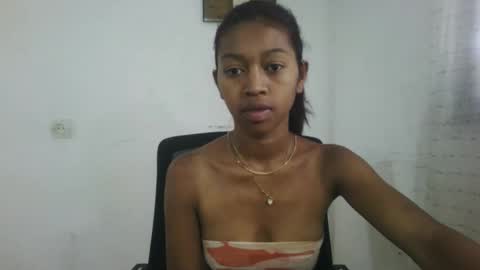 Snapshot of malluna4 chatting on 7, 5, 2026 Malluna online show from 7, 5, 2026