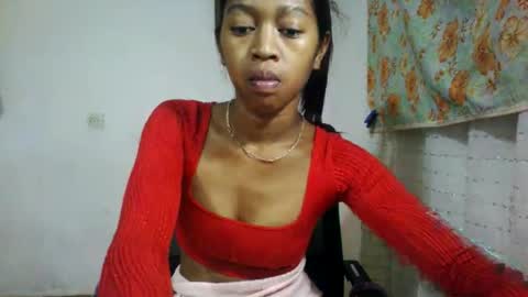Snapshot of malluna4 chatting on 27, 5, 2026 Malluna online show from 27, 5, 2026