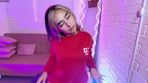 Snapshot of malory_tay chatting on 7, 3, 2025 Malory online show from 7, 3, 2025