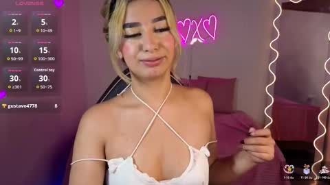 Snapshot of malory_tay chatting on 28, 10, 2025 Malory online show from 28, 10, 2025