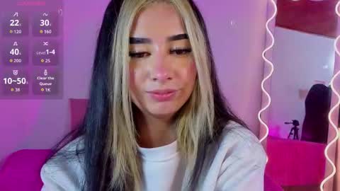 Snapshot of malory_tay chatting on 19, 11, 2025 Malory online show from 19, 11, 2025