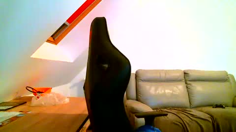 Snapshot of malou2927 chatting on 2, 12, 2024 breton online show from 2, 12, 2024