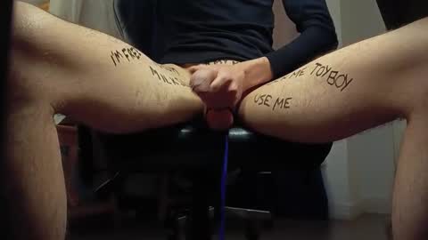 Snapshot of malou_chat chatting on 17, 12, 2025 malou online show from 17, 12, 2025