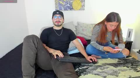 Snapshot of maloy_magic chatting on 14, 12, 2025 maloy_magic online show from 14, 12, 2025