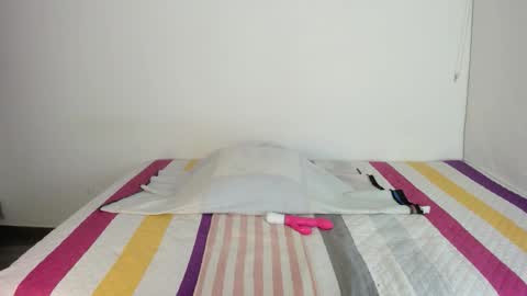 Snapshot of malucam_06 chatting on 1, 11, 2025 instagram nueela online show from 1, 11, 2025