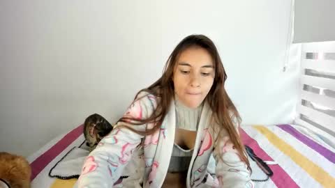 Snapshot of malucam_06 chatting on 9, 11, 2025 instagram nueela online show from 9, 11, 2025