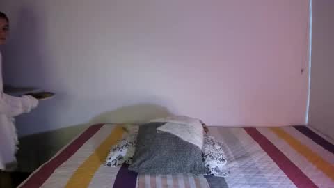 Snapshot of malucam_06 chatting on 29, 11, 2025 instagram nueela online show from 29, 11, 2025