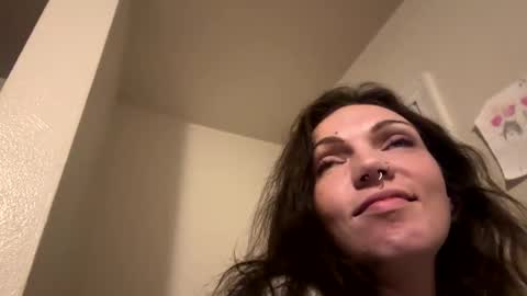 Deja  Jonjon online show from 5, 12, 2024