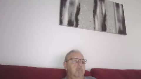 Snapshot of mambow99 chatting on 26, 10, 2025 OLDMANFREE online show from 26, 10, 2025