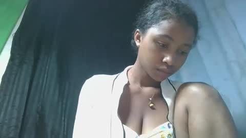 Snapshot of mamieriela chatting on 23, 4, 2026 mamieriela online show from 23, 4, 2026