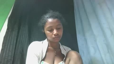 Snapshot of mamieriela chatting on 23, 4, 2026 mamieriela online show from 23, 4, 2026