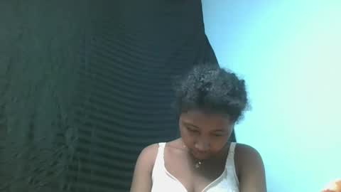 Snapshot of mamieriela chatting on 16, 5, 2026 mamieriela online show from 16, 5, 2026