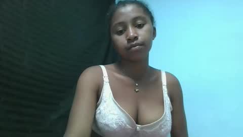 Snapshot of mamieriela chatting on 18, 5, 2026 mamieriela online show from 18, 5, 2026