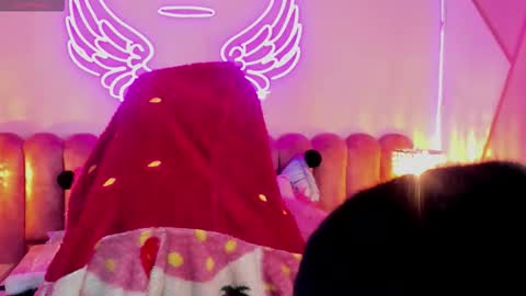 Snapshot of mamushka_ chatting on 18, 12, 2025 online show from 18, 12, 2025