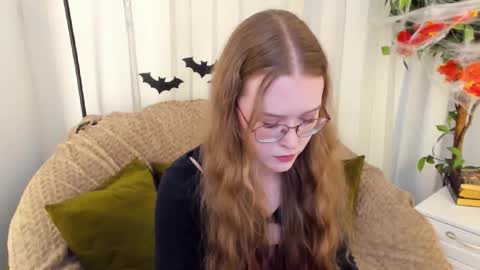 Snapshot of mandymilson chatting on 25, 10, 2025 Mandy online show from 25, 10, 2025