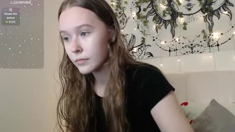 Snapshot of mandymilson chatting on 6, 11, 2025 Mandy online show from 6, 11, 2025