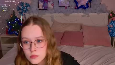 Snapshot of mandymilson chatting on 14, 12, 2025 Mandy online show from 14, 12, 2025