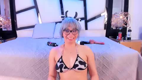 Snapshot of manelykswift chatting on 25, 5, 2026 Manelyk online show from 25, 5, 2026
