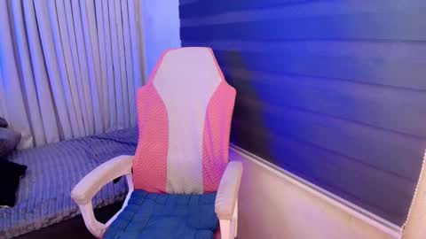 Snapshot of manhattan_men18 chatting on 15, 12, 2025 JM18 online show from 15, 12, 2025