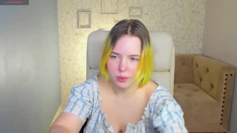 Snapshot of manic_pixie_ chatting on 2, 2, 2025 manic_pixie_ online show from 2, 2, 2025