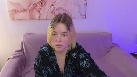 Snapshot of manic_pixie_ chatting on 4, 2, 2025 manic_pixie_ online show from 4, 2, 2025