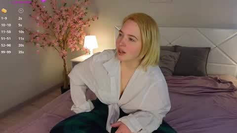 Snapshot of manic_pixie_ chatting on 9, 3, 2025 manic_pixie_ online show from 9, 3, 2025