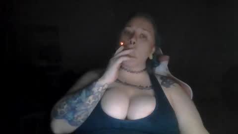 Snapshot of manicpixiepop chatting on 19, 11, 2025 ManicPixiePop online show from 19, 11, 2025