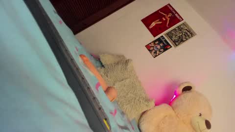 Snapshot of mantis_wine chatting on 19, 2, 2025 MARY online show from 19, 2, 2025