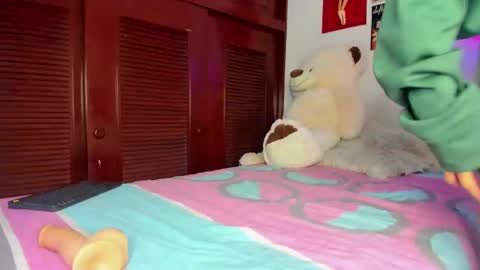 Snapshot of mantis_wine chatting on 5, 3, 2025 MARY online show from 5, 3, 2025