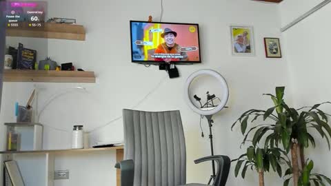 Snapshot of manucute_23_ chatting on 9, 11, 2025 manucute 23 online show from 9, 11, 2025