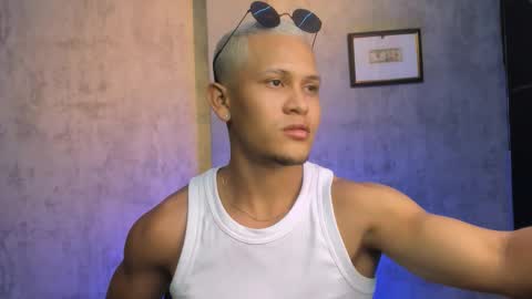 Snapshot of manuel_fpg chatting on 12, 11, 2025 Manuel online show from 12, 11, 2025