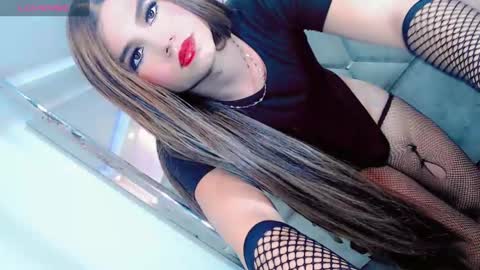 Snapshot of manuela_kingsley chatting on 18, 12, 2024 Manuela Kingsley online show from 18, 12, 2024