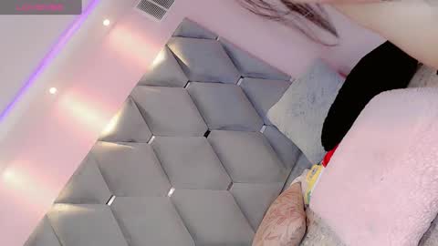 Snapshot of manuela_kingsley chatting on 2, 1, 2025 Manuela Kingsley online show from 2, 1, 2025