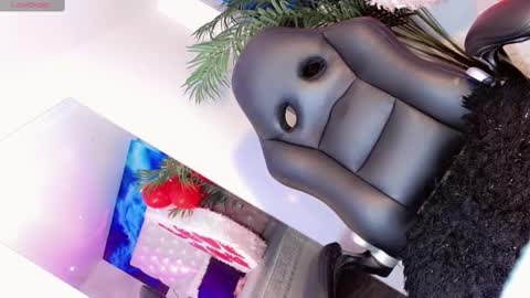 Snapshot of manuela_kingsley chatting on 15, 2, 2025 Manuela Kingsley online show from 15, 2, 2025