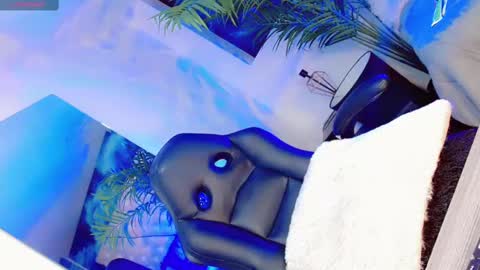 Snapshot of manuela_kingsley chatting on 8, 3, 2025 Manuela Kingsley online show from 8, 3, 2025