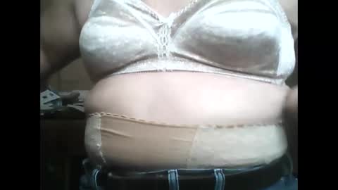 Snapshot of manwithboobs chatting on 4, 1, 2025 manwithboobs online show from 4, 1, 2025