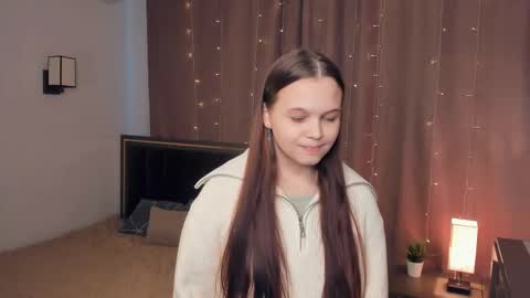 Glowworm online show from 5, 11, 2025