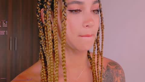 Snapshot of mara__ross chatting on 1, 2, 2025 Mara Independent Model online show from 1, 2, 2025