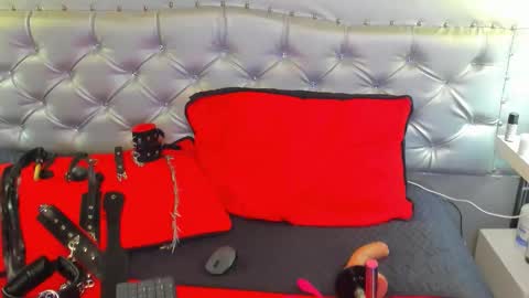 Snapshot of mara_blake__ chatting on 8, 11, 2025 Mara online show from 8, 11, 2025