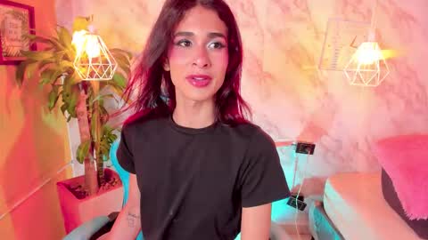 Snapshot of mara_friendboy chatting on 28, 10, 2025 Mara online show from 28, 10, 2025