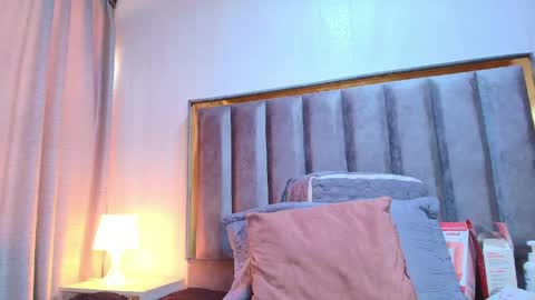 maraa_x online show from 25, 4, 2026