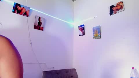Snapshot of maralinette22 chatting on 8, 1, 2025 maralinette22 online show from 8, 1, 2025