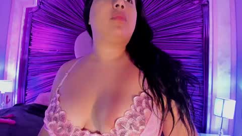 Snapshot of maralinette22 chatting on 13, 9, 2025 maralinette22 online show from 13, 9, 2025